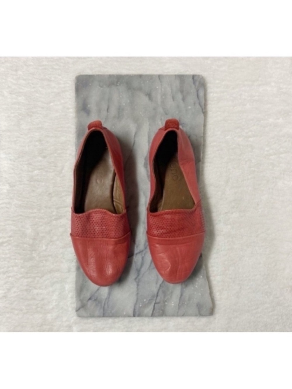 Bueno Katy Red Leather Slip-On Flats Women's Size 6.5 Perforated